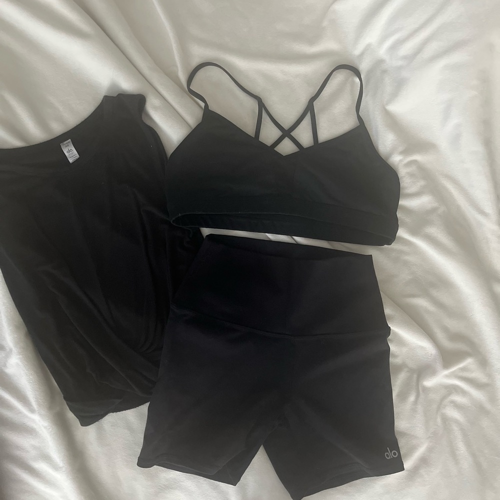 Alo Black Strappy Sports Bra & Shorts 2 Piece Bundle- NO TOP !!  Shorts are NWOT